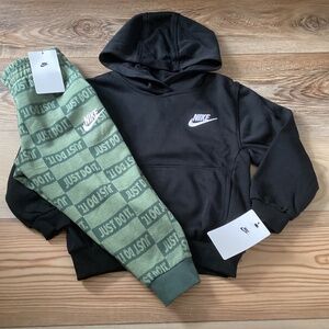 Nike boys hoodie & jogger outfit size 4(NWT)~PRICE IS FIRM~